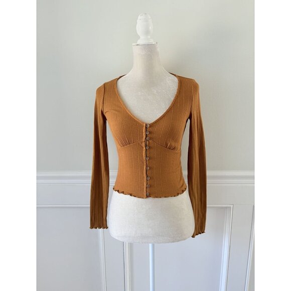 Forever 21 Tops - Forever 21 Mustard Ribbed Stretch Henley LS Crop Top S – Excellent Condition